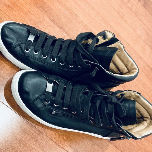 UGG men shoes/ black/ size 11 - Picture 2 of 8